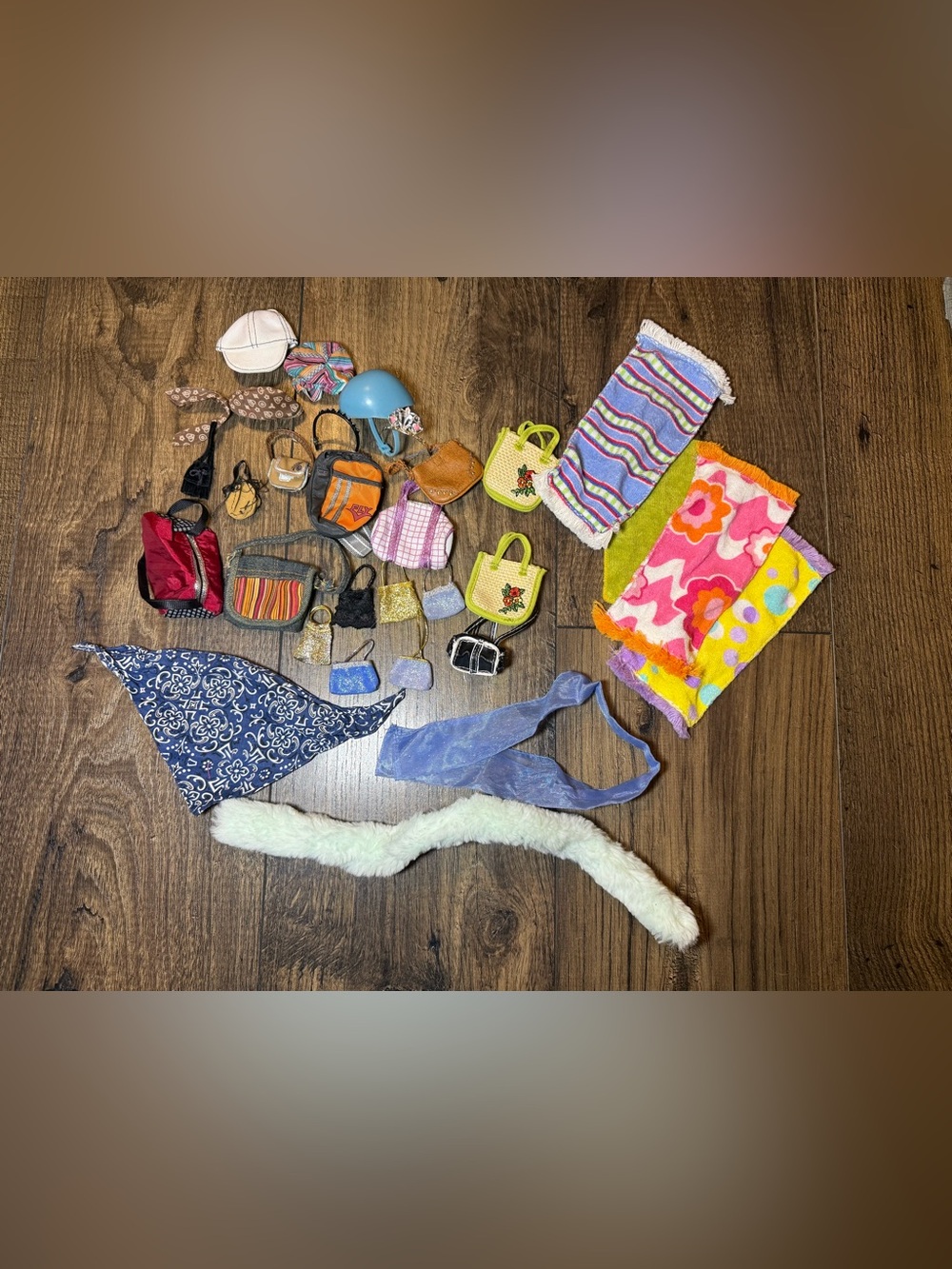 Bratz Vintage Fashion Doll Accessories Lot Multicolor Bags Purses Hats Headwear
